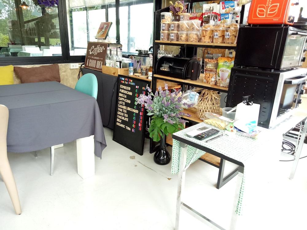 Privacy Residence Lopburi Luaran gambar