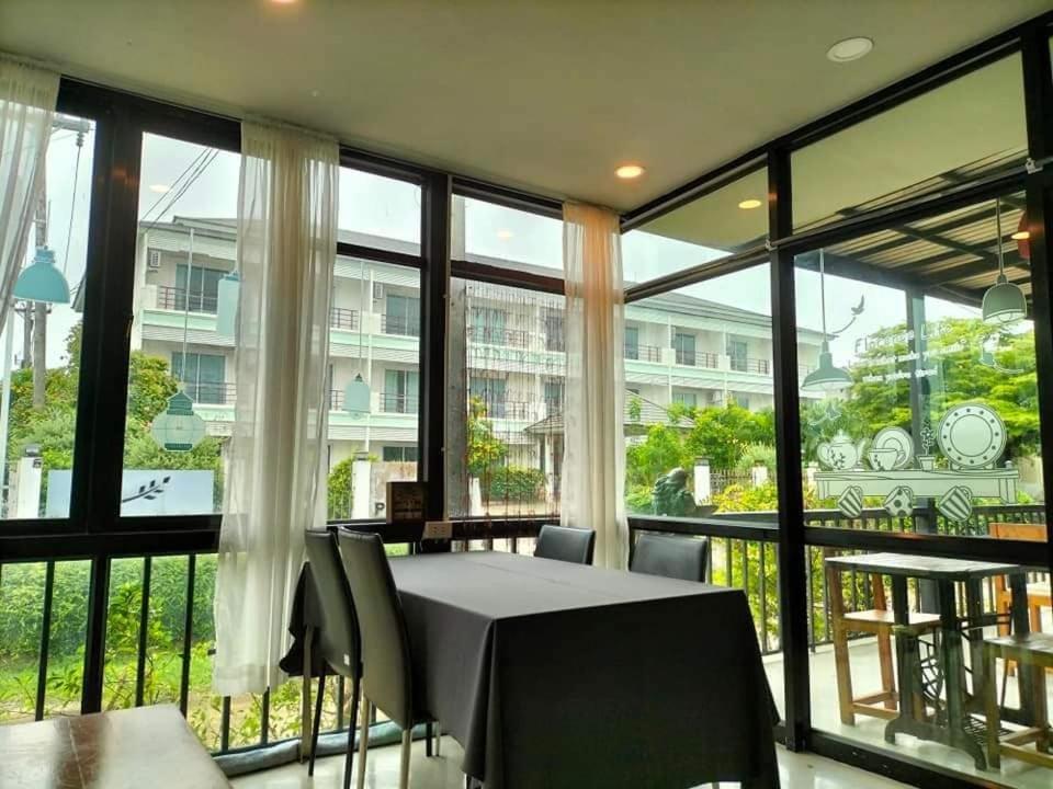 Privacy Residence Lopburi Luaran gambar