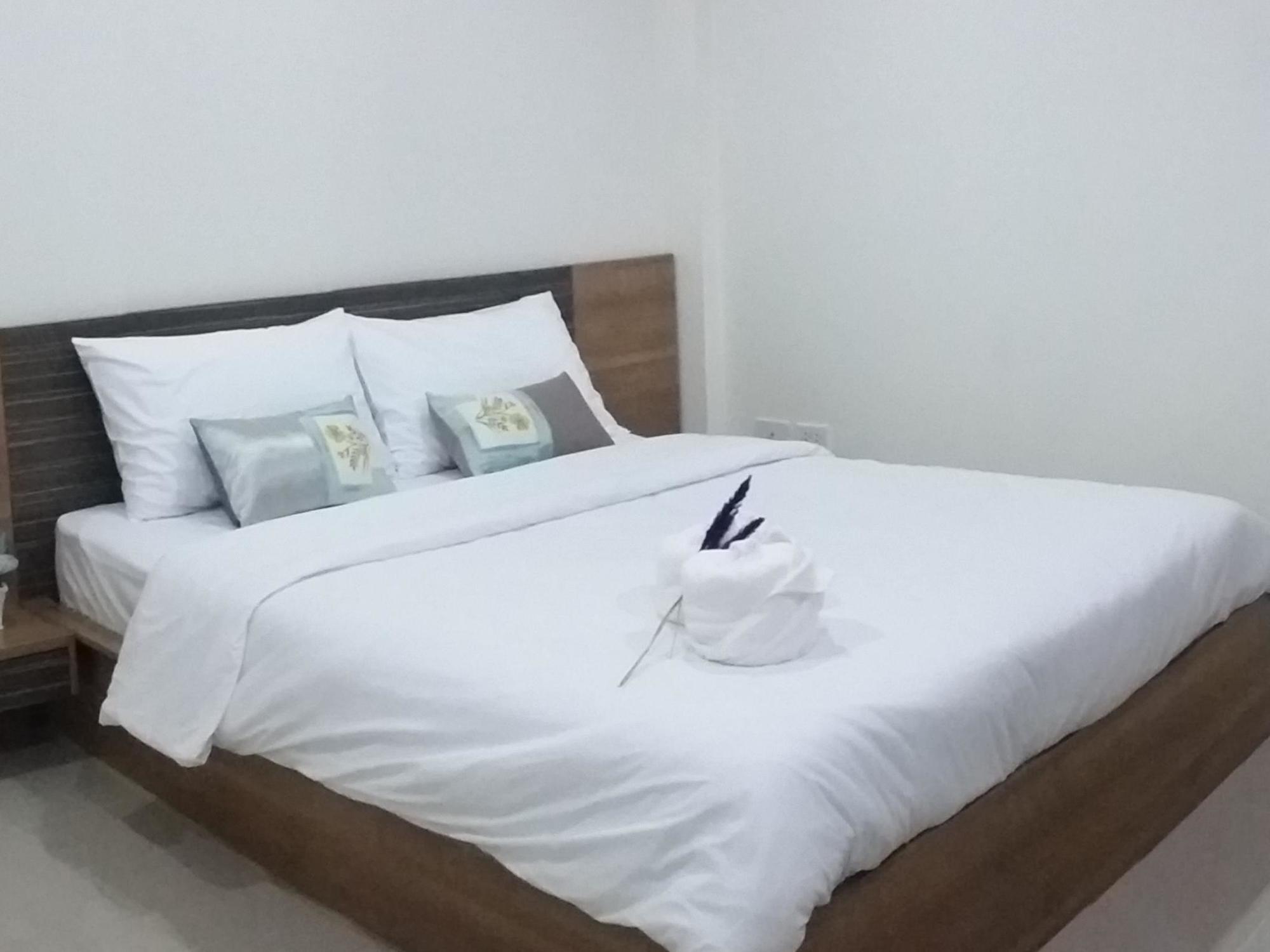 Privacy Residence Lopburi Luaran gambar