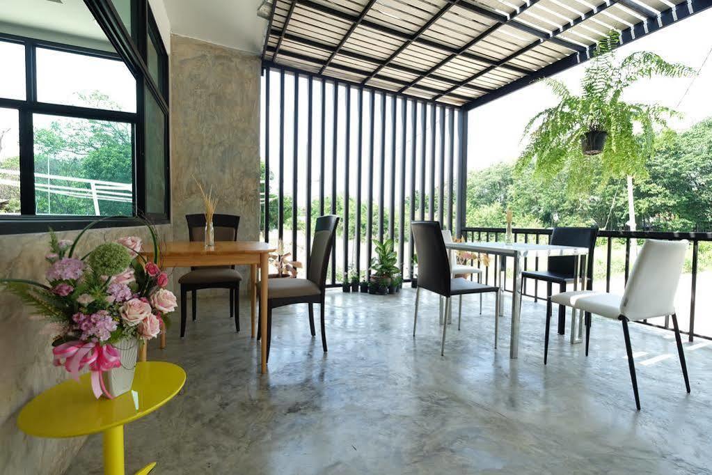 Privacy Residence Lopburi Luaran gambar