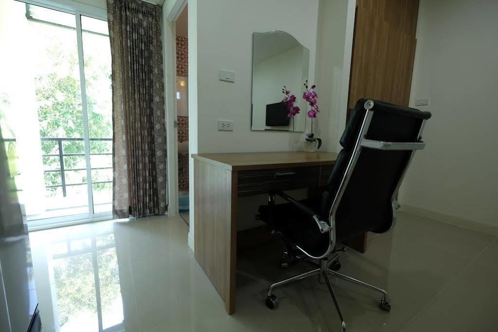 Privacy Residence Lopburi Luaran gambar